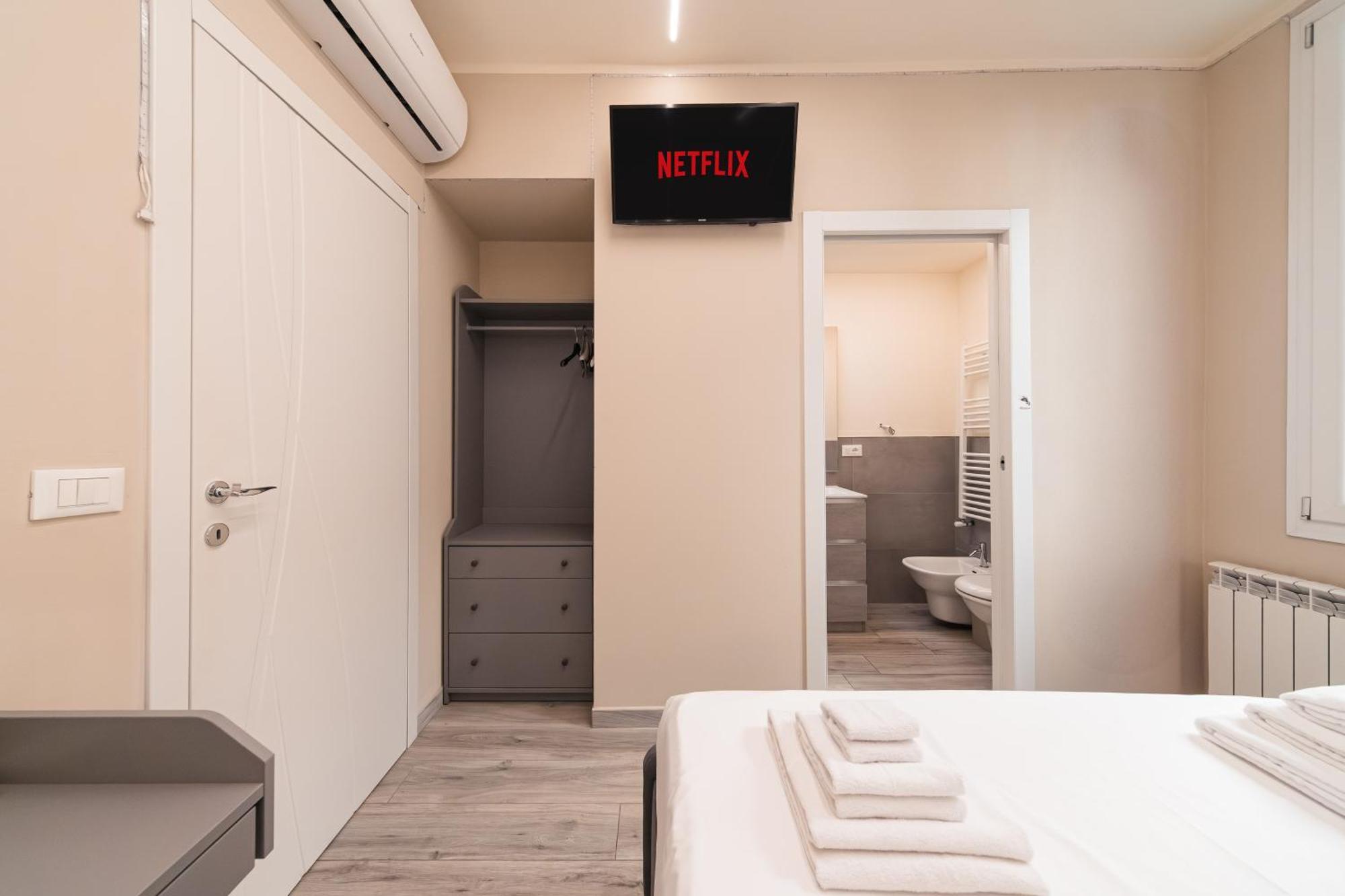 Dall'Arca Suites Bologna Station - Center - Fiera Luaran gambar
